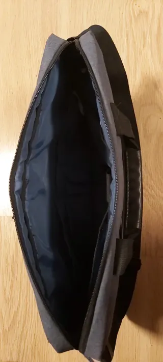 Maletín Portátil Gris con Asa y Correa