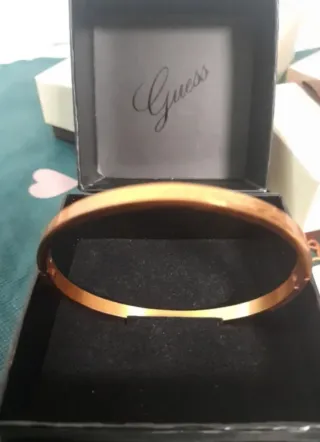 Pulsera Guess Dorada
