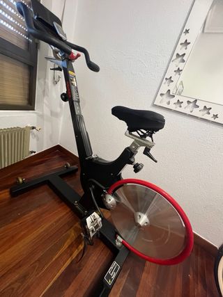 Bicicleta estática KEISER