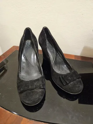 Scarpe con fiocco in camoscio nero