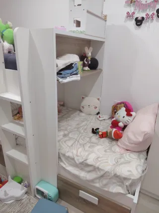 Cama alta infantil con armario