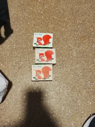 Scatola di fiammiferi antica con scoiattolo