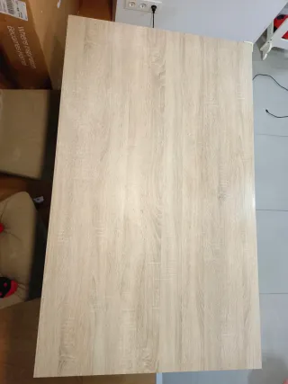 Mesa extensible de madera.