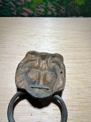 Aldaba león bronce antiguo