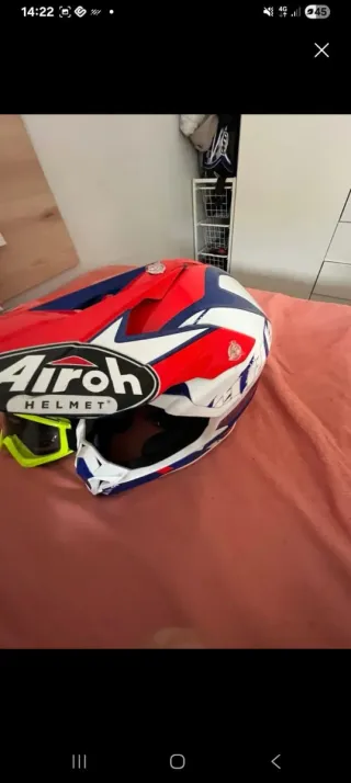 Casco y gafas Airoh Motocross