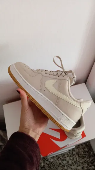 Nike Air Force 1 Beige/Blanco Talla 38.5