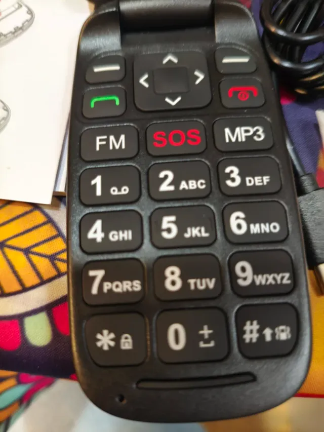 Móvel F200 para Idosos, Rádio FM, SOS