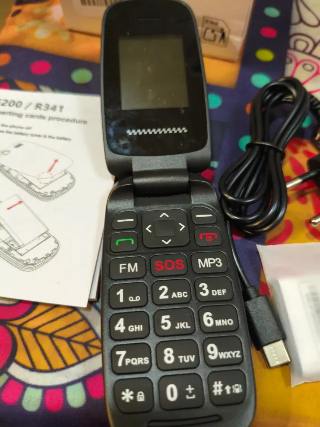 Móvel F200 para Idosos, Rádio FM, SOS