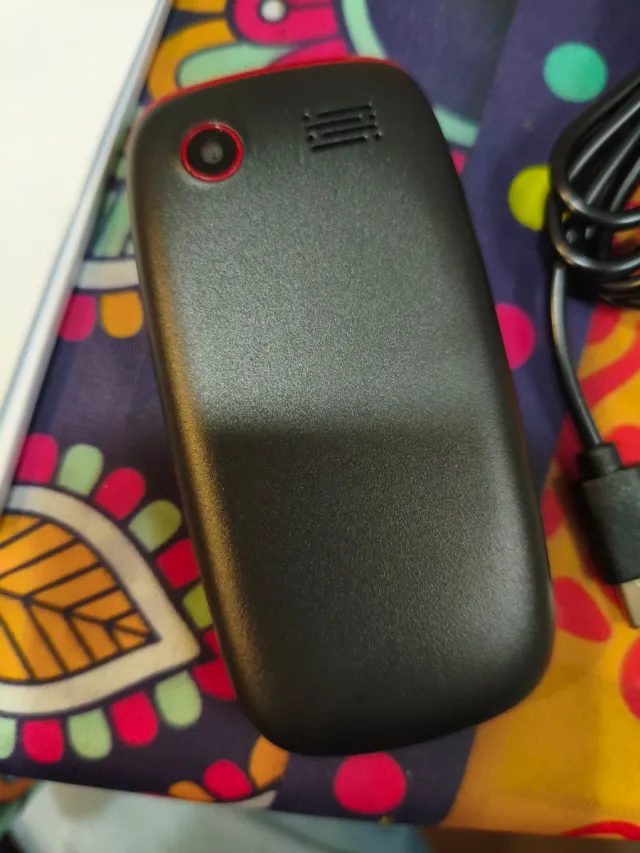 Móvel F200 para Idosos, Rádio FM, SOS