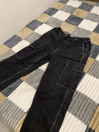 Pantalones cargo vaqueros negros
