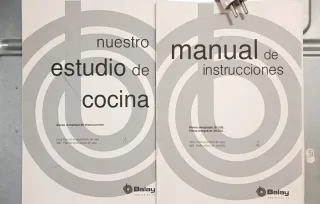 Horno negro Balay pirolítico incrustrable.