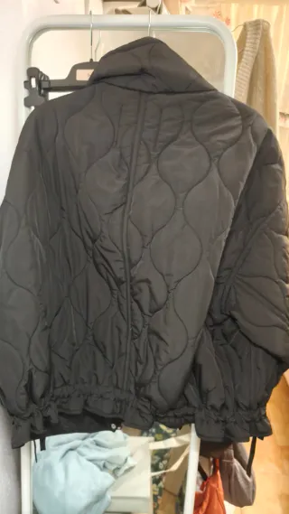 Chaqueta corta Zara oversize cuello alto negra