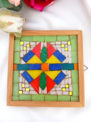 Mosaico, tessere in vetro sagoma quadrata legno