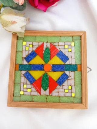 Mosaico, tessere in vetro sagoma quadrata legno