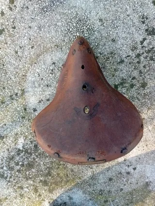 Sella bici in cuoio marrone