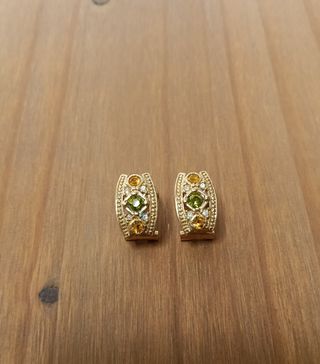 Pendientes vintage bañados en oro con piedras