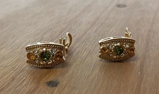 Pendientes vintage bañados en oro con piedras