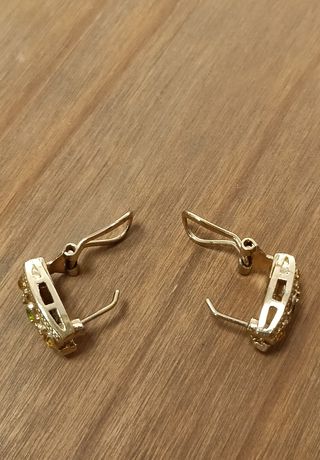 Pendientes vintage bañados en oro con piedras