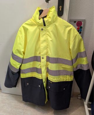 Abrigo de trabajo reflectante amarillo y negro