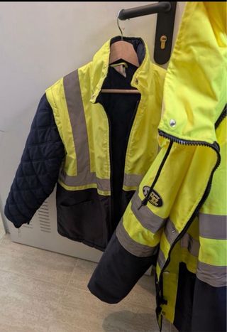 Abrigo de trabajo reflectante amarillo y negro