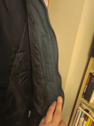 Chaqueta verde con capucha para hombre