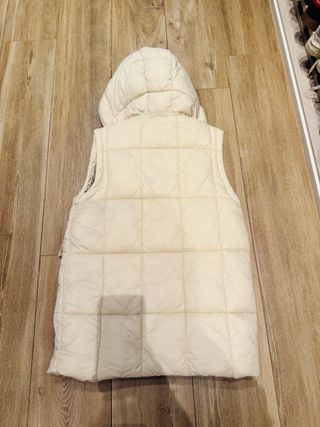 Chaleco acolchado niña Zara con capucha