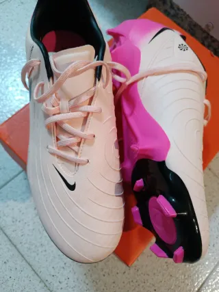 Botas de fútbol Nike Phantom GX II Academy FG/MG