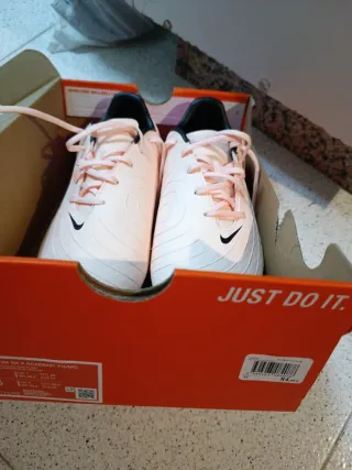 Botas de fútbol Nike Phantom GX II Academy FG/MG