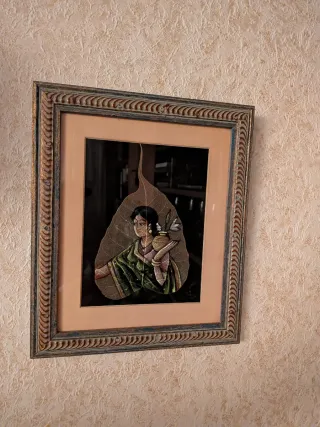 Due quadri illustrativi su foglia