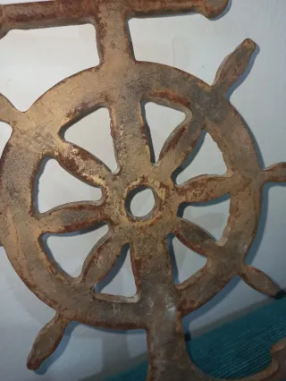 Ancla decorativa timón náutico