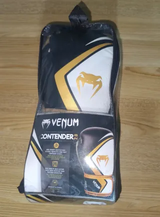Guantes de Boxeo Venum Negros y Dorados