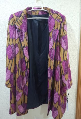 Elegante abrigo estampado floral talla XXXL