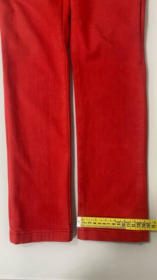 Pantalón vaquero recto rojo