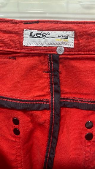 Pantalón vaquero recto rojo