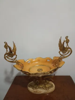 Centro de mesa cerámica y metal dorado