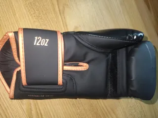 Guante de boxeo Venum negro