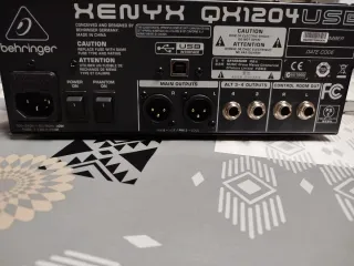 Mesa de Mezclas Behringer Xenyx QX1204USB