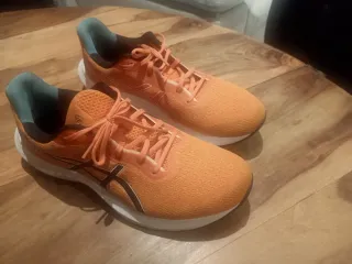 Zapatillas Asics Naranja. Talla 46'5