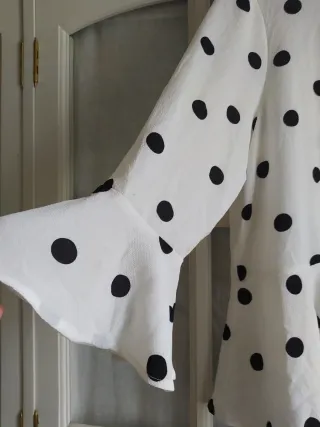 Blusa blanca lunares volantes t. XL