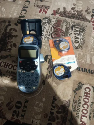 Etiquetadora Dymo con cintas