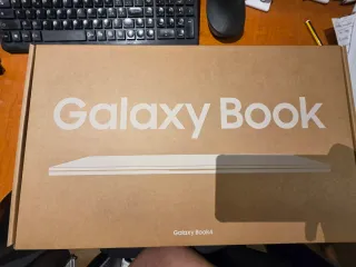 Vendo Samsung Galaxy Book 4, 8/256 gb intel i3 new