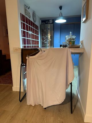 Falda blanca con vuelo