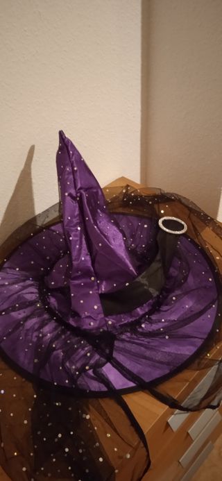 Disfraz Bruja Morado con Sombrero