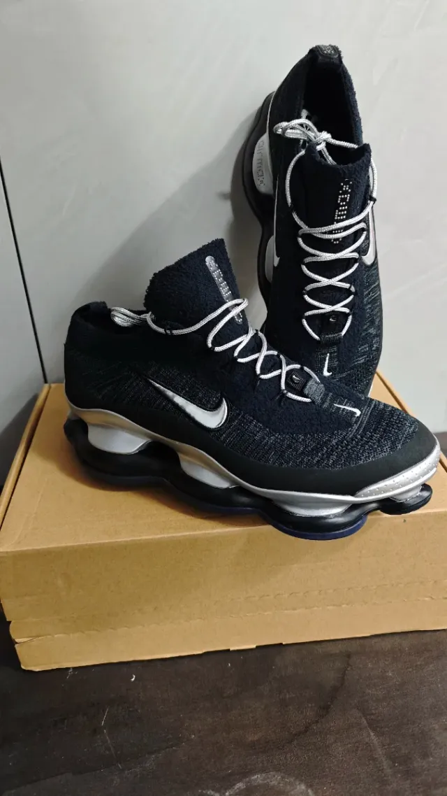 Zapatillas Nike scorpion Negras y Plateadas