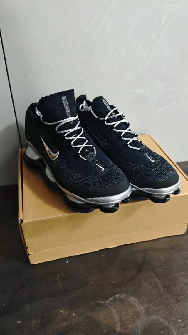 Zapatillas Nike scorpion Negras y Plateadas