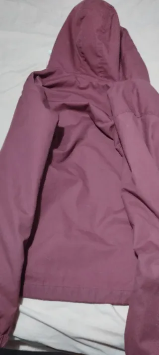 Chaqueta Quiksilver con capucha roja