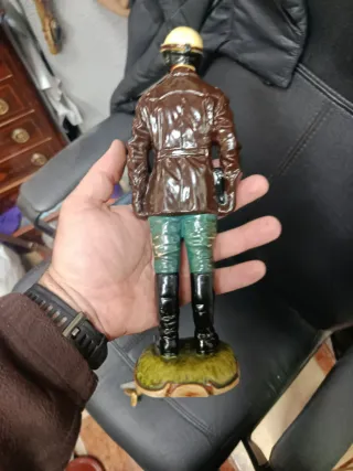 Escultura guardia civil tráfico.Años 50-60