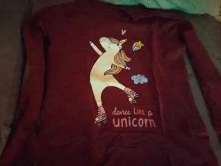 Camiseta unicornio patines manga larga