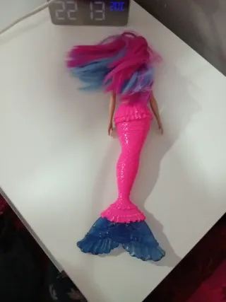 Muñeca Barbie Sirena pelo rosa y azul