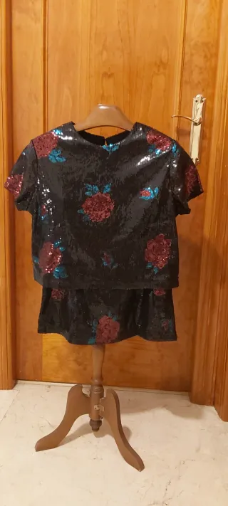 Traje de fiesta lentejuelas flores